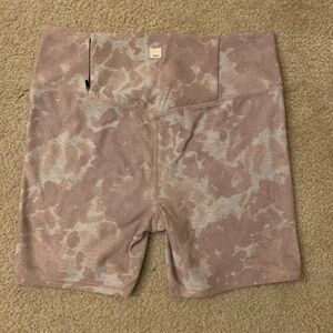 Vuori Women’s Cream Camo Shorts
